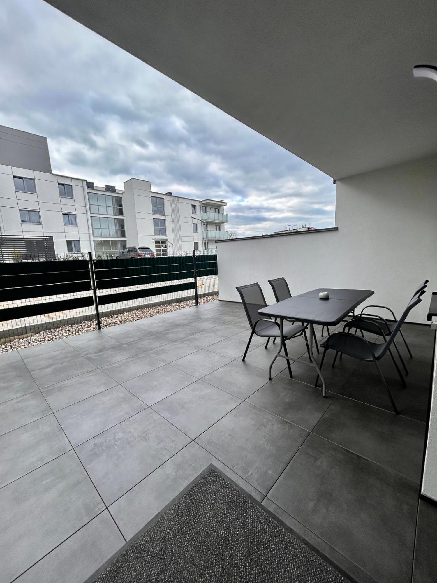 Boleslaviaapartments - Apartament Merci 4, Private Parking Free, Air Condition 博莱斯瓦维茨 外观 照片
